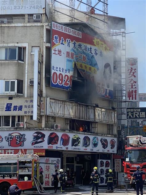 台中民宅驚傳火警！父女慌張受困頂樓 警消疾馳雲梯車救援 社會 三立新聞網 Setncom