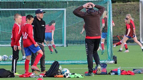 Nesfotballen Filmsnutter Fra G Kampen Mellom Fuvo Og Kurland