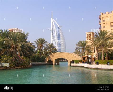 DUBAI, UAE - SEPTEMBER 28 th 2011: The world's most luxurious hotel ...