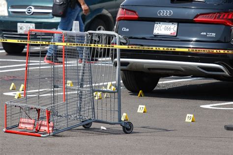 Video Balacera En Estacionamiento De Costco Deja Un Muerto En Puebla