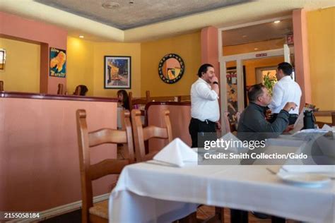 96 Mezzaluna Restaurant Stock Photos High Res Pictures And Images