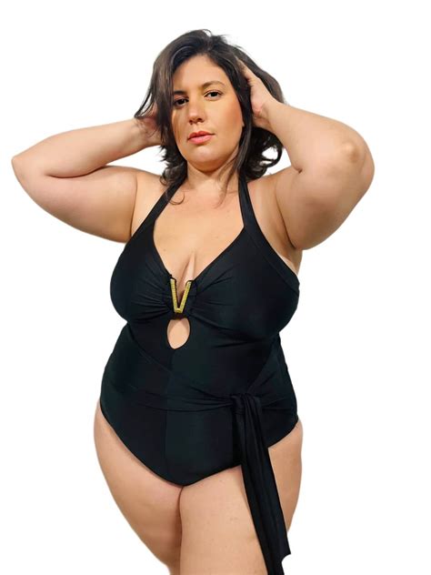 Maiô Plus Size Com Detalhe Em V Preto Meena Moda Plus Size Roupas