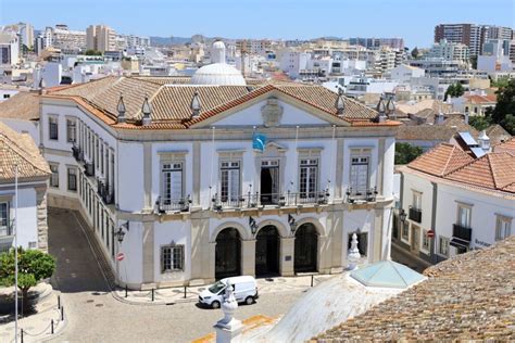 Cinco funcionários da Câmara de Faro acusados pelo MP de abuso de poder