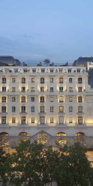 The Peninsula | Book a Luxury Stay in Paris | Lartisien