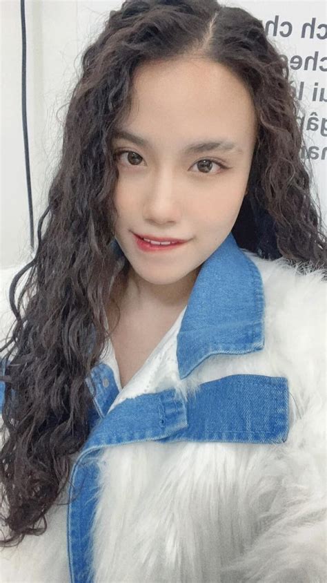 80 Hình ảnh Linh Miu sexy với những bộ bikini