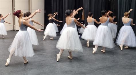 La Escuela Oficial de Ballet presenta Family Day Fundación Padre