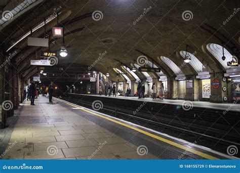 Baker Street Subway Station Editorial Stock Image Image Of Inside