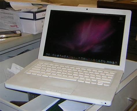 Apple MacBook 13-inch Late 2006 2GHz Intel Core 2 Duo | Applefritter