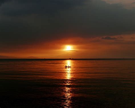 The Magnificent Manila Bay Sunset - Travel to the Philippines