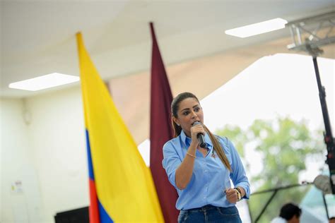 Adriana Magali Matiz La Primera Mujer Gobernadora Del Tolima Don Tamalio