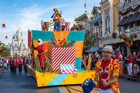 Parade in Main Street USA at the Magic Kingdom, Walt Disney World. Editorial Stock Image - Image ...