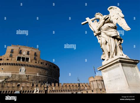 Angel Statues Bernini Bridge Angels Hi Res Stock Photography And Images