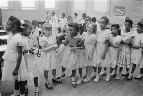 17 Mai 1954 La Fin De La Ségrégation Scolaire Aux États Unis Nima Reja