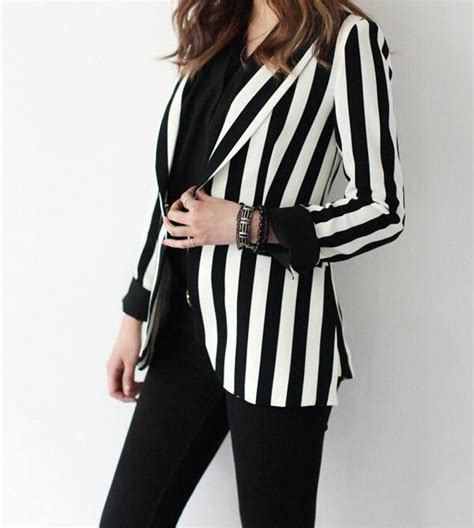 Verticale Zwarte En Witte Streep Blazer Striped Blazer Outfit Black N White Blazer Striped