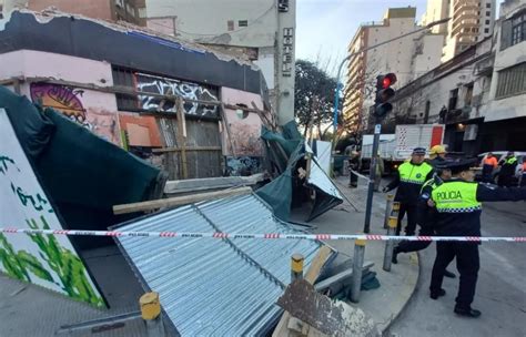 Seis heridos por un derrumbe de una obra que estaba en demolición en