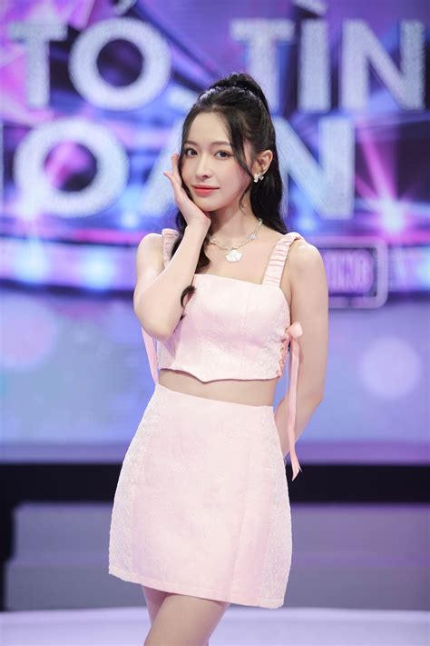 Bản sao Địch Lệ Nhiệt Ba đồng ý ra về cùng chàng hot boy tới từ Thủ đô Hà Nội