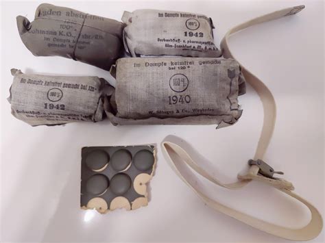 Bandages and Tourniquet WW2 (Buttons from Feldbluse 1936) : r