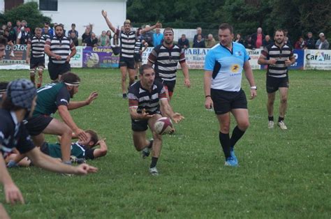 Rugby Amateur R Gionale Bassoues Loupe Le Coche De Peu En Quart De