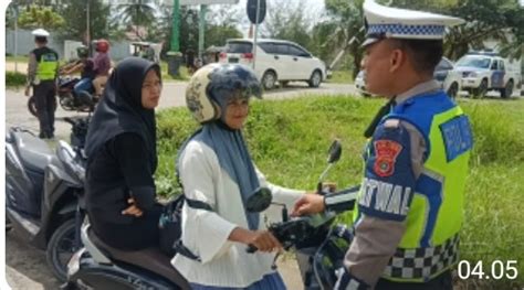 Anggota Satlantas Polres Aceh Timur Tertibkan Pengguna Jalan Di Kawasan