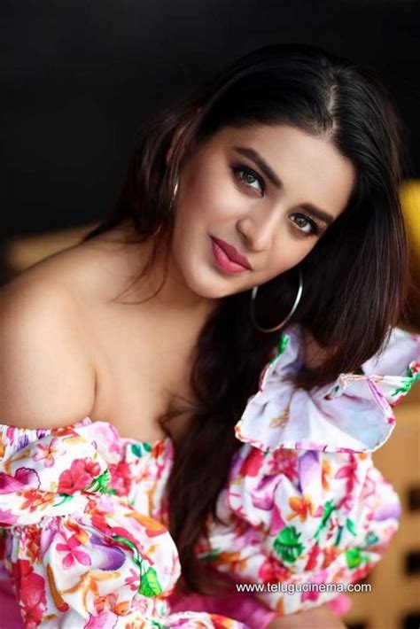 Nidhhi Agerwal sitting pretty! | Telugu Cinema