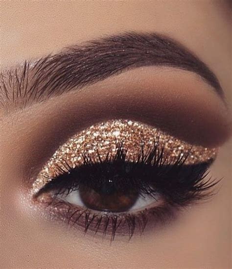 44 Beautiful Glittering Eye Makeup For Your Wedding Day To Look Cute Golden Eye Makeup Makeup