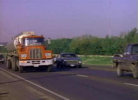 IMCDb.org: Mack R-Series in "Dallas, 1978-1991"