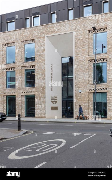 Main Entrance To The School Fulham Boys School Fulham United Kingdom
