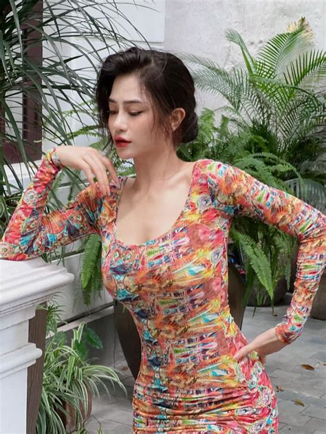 Hot girl Quảng Ninh khoe dáng như thần Vệ Nữ trên ghềnh đá Người đẹp Việt Giải Trí