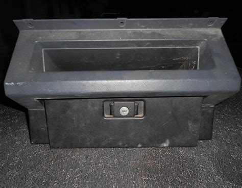 Find 1987 1995 Jeep Wrangler Yj Complete Glove Box No Key In Madison Ohio Us For Us 39 00