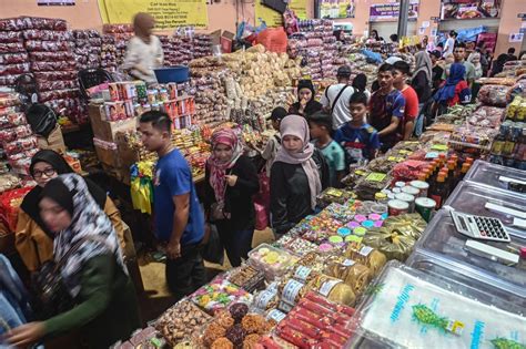 Musim Cuti Peniaga Pasar Kedai Payang Ramai Senyum Utusan Malaysia