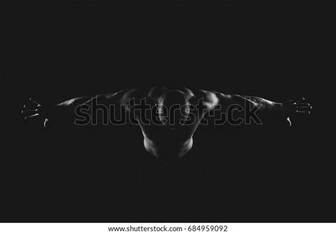 Naked Bodybuilder On Black Background库存照片684959092 Shutterstock