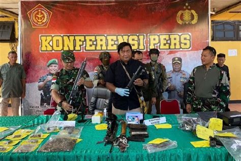 Satgas Damai Cartenz Sita Senpi Dan Ratusan Amunisi Dari Markas Kkb