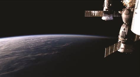 Melihat Permukaan Bumi Secara Langsung Dari Satelit Luar Angkasa Kaskus