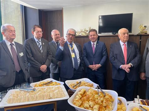 Presidente Francisco Pelucio Participa De Encontro Representantes