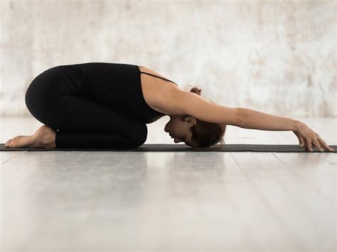 Five laying down pose yoga that help you sleep better - e-daily workout