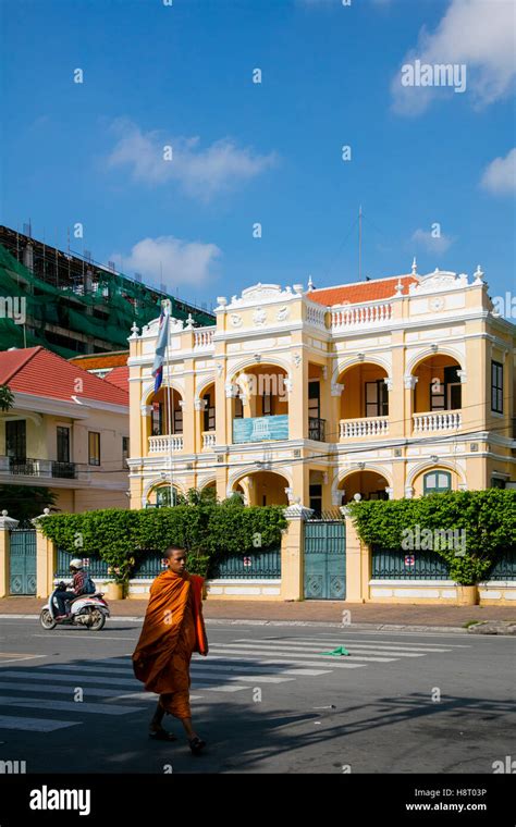 Phnom Penh Hi Res Stock Photography And Images Alamy