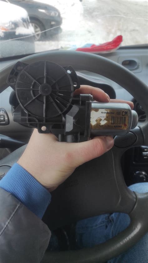 Задний стеклоподъемник — Hyundai Santa Fe (2G), 2,2 л, 2010 года ...