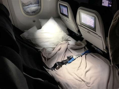 Review Air New Zealands Skycouch 787 9 From Auckland To Houston