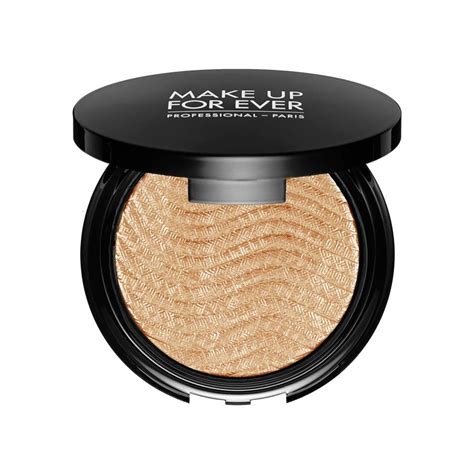 The 21 Best Highlighters for Darker Skin Tones | Who What Wear