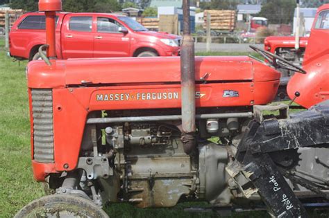 Massey Ferguson 65 2017 07 11 Tractor Shed