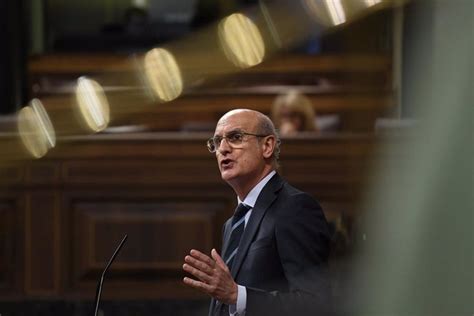 Economía PSOE PP Sumar y Vox se cruzan reproches en el Congreso