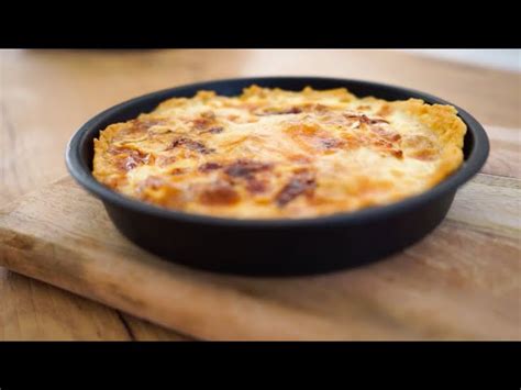 Delicioso quiche de queso de cabra y cebolla caramelizada receta fácil