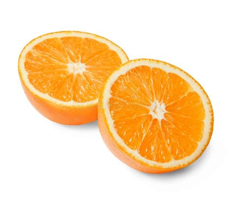 Dos Mitades De La Naranja Jugosa Fresca En Un Fondo Aislado Blanco