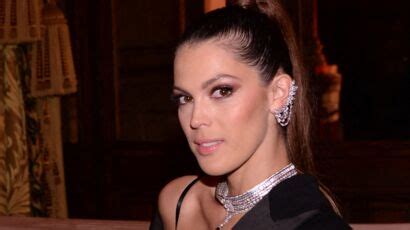 Iris Mittenaere Couper Le Souffle En Lingerie Culotte Dentelle Et