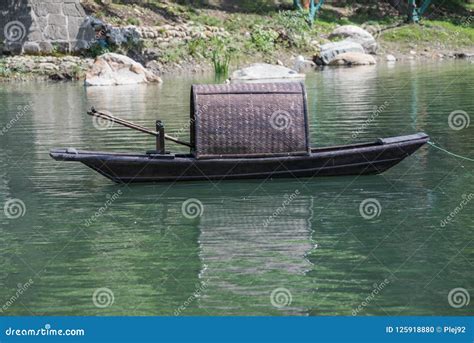 Chinese Traditional Fishing Boat on a Lake Stock Photo - Image of culture, outdoor: 125918880