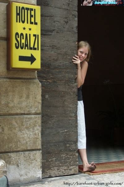 SIZZLING HOT UPDATE From BAREFOOT URBAN GIRLS T Tumbex