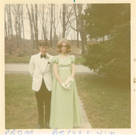 40 Cool Pics Of The 70s Prom Couples ~ Vintage Everyday