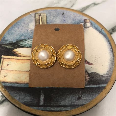 Vintage old money, Women's Fashion, Jewelry & Organisers, Earrings on ...