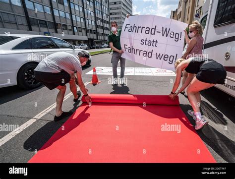 Pop Up Radwege Stockfotos Und Bilder Kaufen Alamy