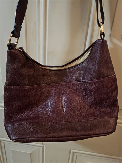 GIANI BERNINI Burgundy Pebble Grain Leather Hobo Satc Gem